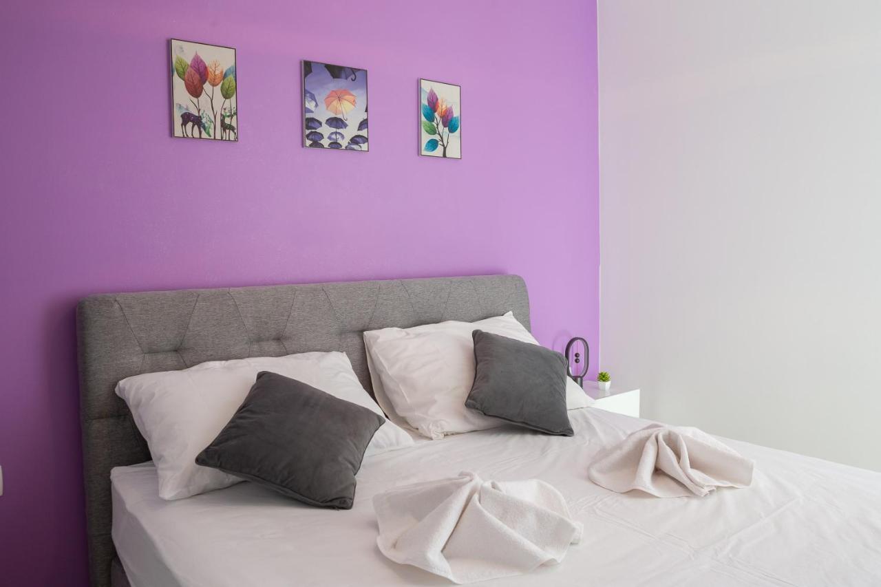 Apartment Alegria In Okrug With Heated Pool, Sea View, Jacuzzi, Wifi Trogir Ngoại thất bức ảnh