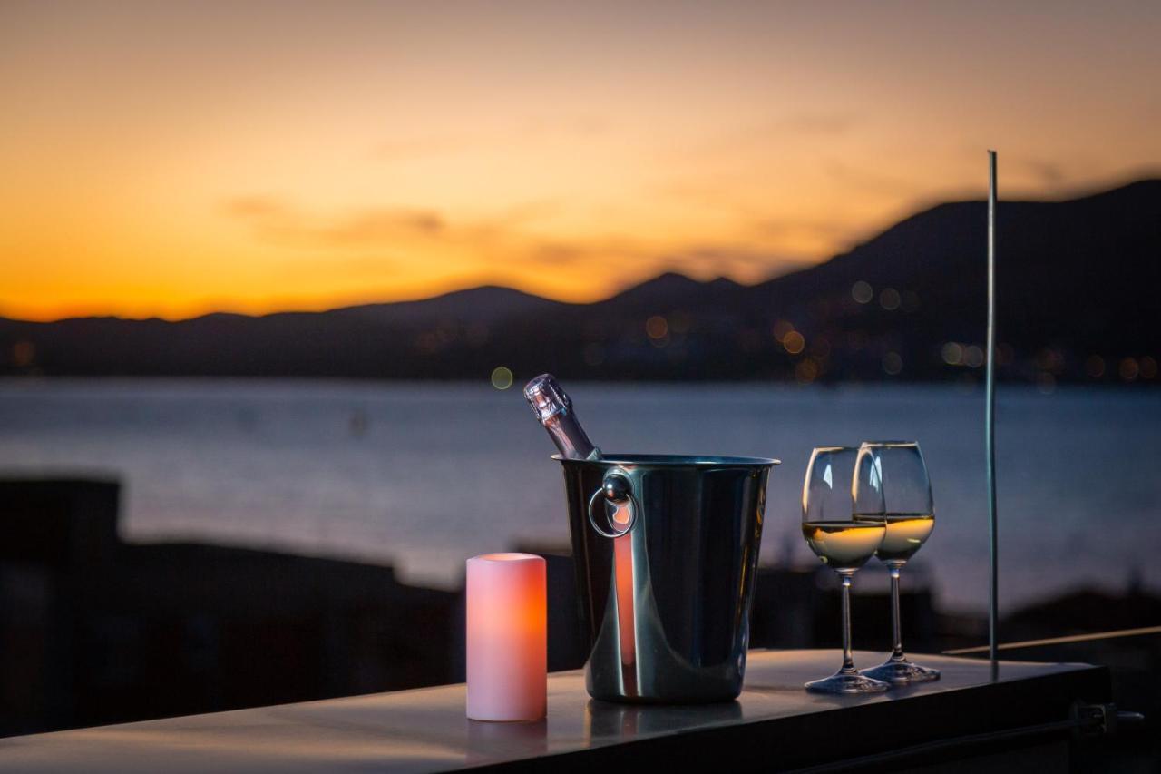 Apartment Alegria In Okrug With Heated Pool, Sea View, Jacuzzi, Wifi Trogir Ngoại thất bức ảnh